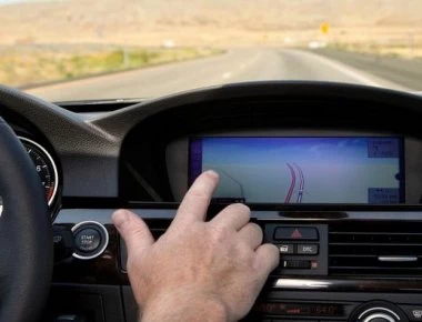 Γιατί ακούμε μόνο γυναικείες φωνές σε συσκευές και υπολογιστές;